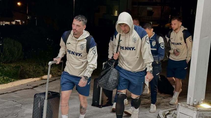Jucătorii, aşteptaţi de români la sosirea la San Marino! Încurajări înaintea meciului din preliminariile pentru Cupa Mondială