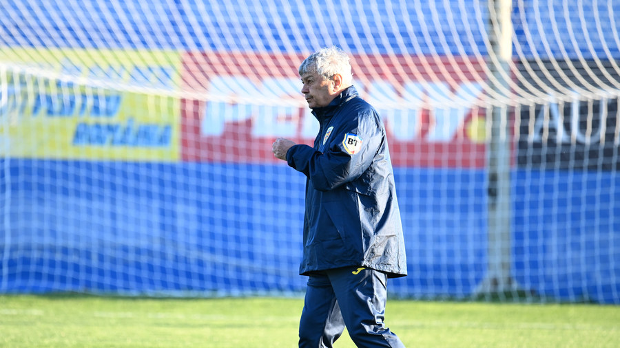 Surpriză uriaşă! Fotbalistul lăsat în afara lotului de Mircea Lucescu