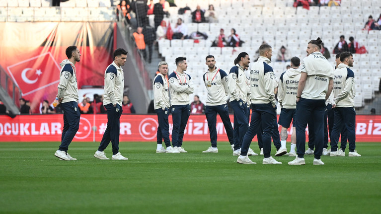 Cine va fi căpitanul României la barajul cu Turcia