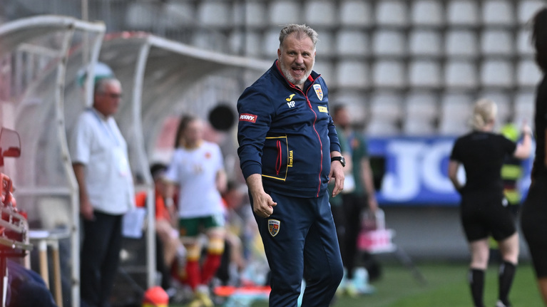 Massimo Pedrazzini a acuzat o stare de ameţeală la prânz. El nu va sta pe bancă la meciul naţionalei de fotbal feminin cu Cipru