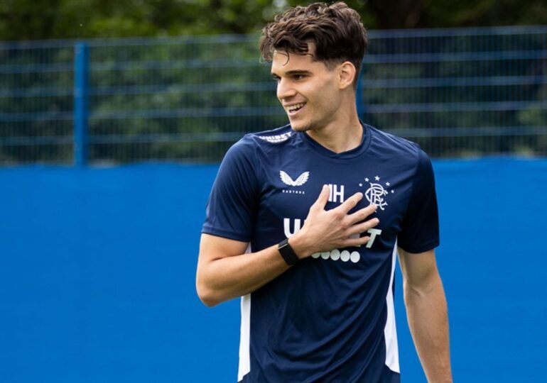 Probleme pentru Ianis Hagi. Steven Gerrard vrea să îi aducă concurenţă