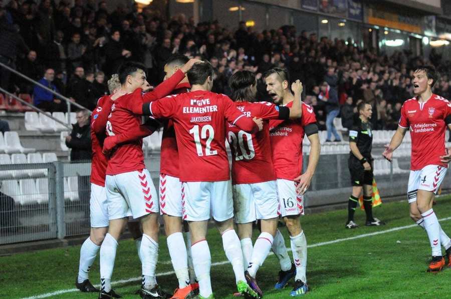 Nu doar Lucescu e pe culmile succesului. Un antrenor român impresionează şi el în Europa: ”Are reputaţia unui bun tactician. Jucătorului nu-i venea să creadă ce vede” 