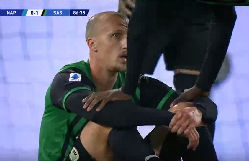 VIDEO | Noi probleme pentru Chiricheş: fundaşul a ieşit accidentat din meciul care a dus-o pe Sassuolo pe doi în Italia, peste Juventus!