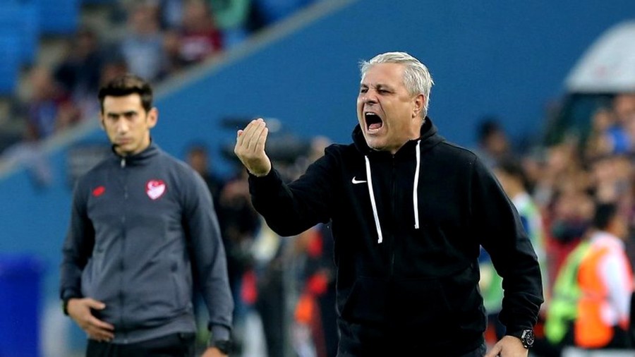 Lider în Turcia, Şumudică a avut mesaje pentru primar, guvernator şi autorităţile din Gaziantep: "Cine e responsabil să rezolve. Nu e nici de Liga 4!". Ce spune despre viitorul său