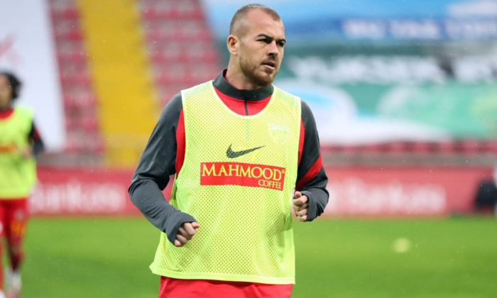 Momente grele pentru Denis Alibec. Fotbalistul lui Kayserispor a fost operat de urgenţă la aductori