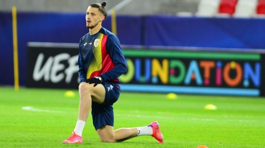 Juventus nu-l lasă să plece pe Radu Drăguşin. Urmează să fie semnat un nou contract. ”Se bazează pe el, l-au pus cap de listă”