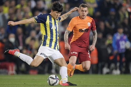 VIDEO | Fenerbahce – Galatasaray 2-0. "Cim-Bom", fără şansă în derby! Cicâldău a jucat 74 de minute, Moruţan a intrat pe final

