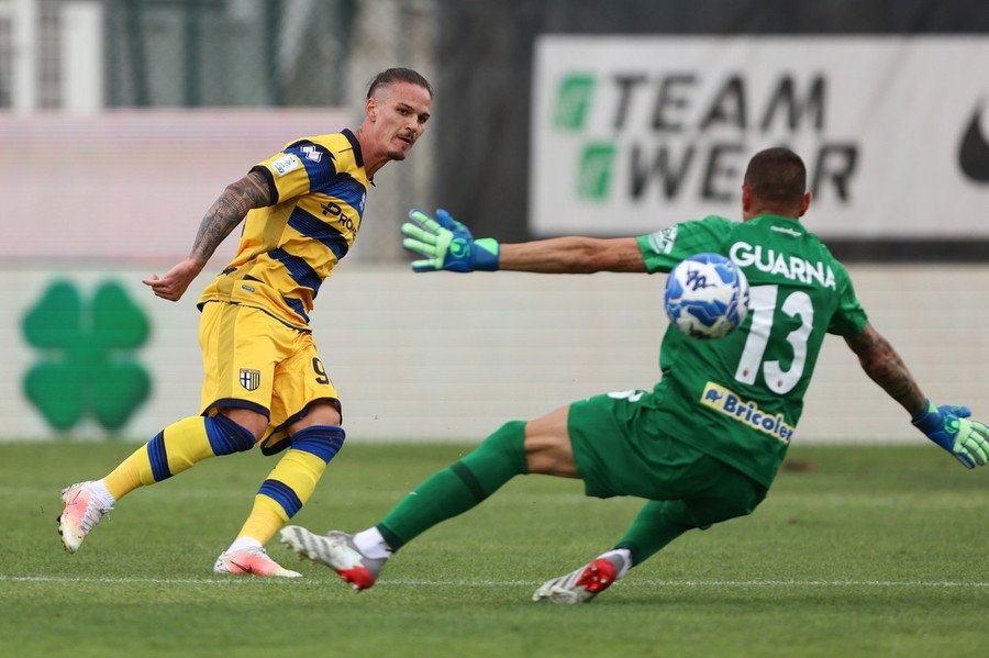 VIDEO ǀ Veste bună pentru naţionala României! Dennis Man a reuşit un gol deosebit pentru Parma