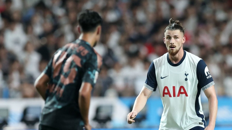 Radu Drăguşin, titular în înfrângerea 2-1 a lui Tottenham, din amicalul cu Bayern