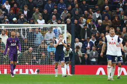 VIDEO | Radu Drăguşin, la câţiva centimetri de autogol! Un jucătorul de la Ipswich a intervenit în ultima secundă