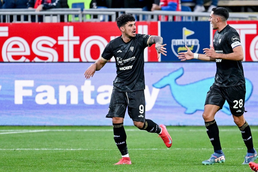 Florinel Coman, aproape de mutarea carierei! Internaţionalul român poate pleca de la Al-Gharafa direct în Serie A