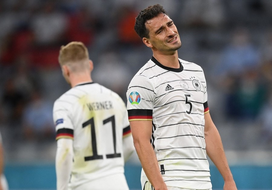 Hummels e afectat de autogolul din meciul cu Franţa. "Înfrângerea ne doare pe toţi, dar în special pe mine. Ne putem îmbunătăţi jocul"