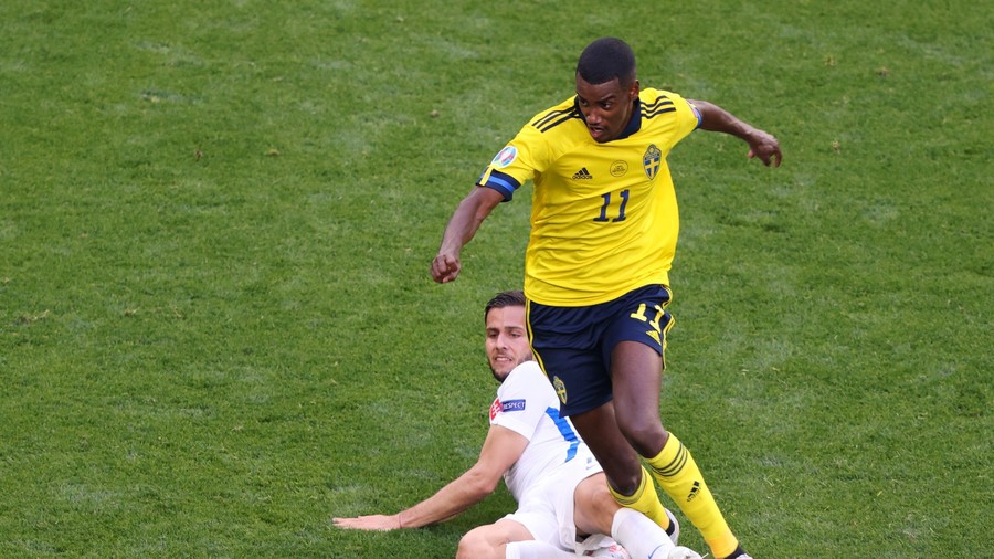 Alexander Isak, moment ciudat la EURO: "Este un bătrân aflat în studio?". Legenda la care făcea referire atacantul Suediei