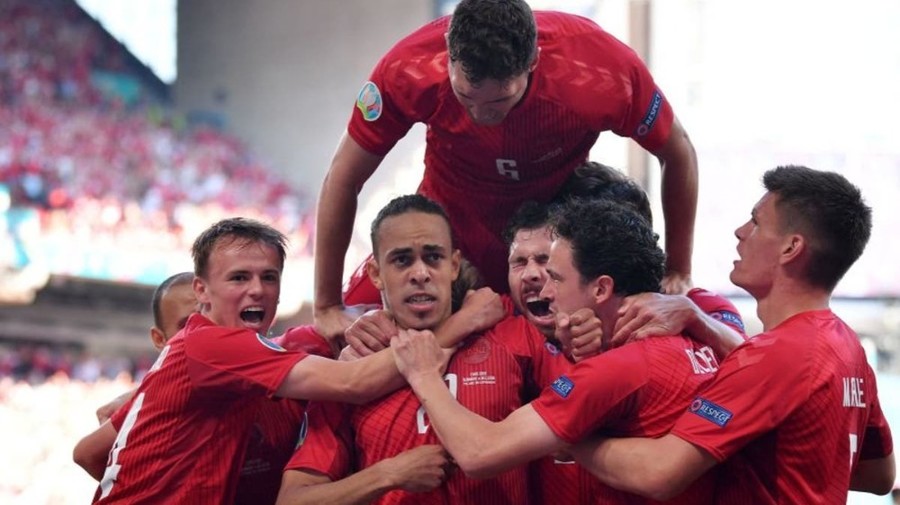 Selecţionerul Danemarcei, după calificarea în optimile Euro-2020: "Am sperat că va fi o seară magică. Spiritul de echipă a fost extraordinar"
