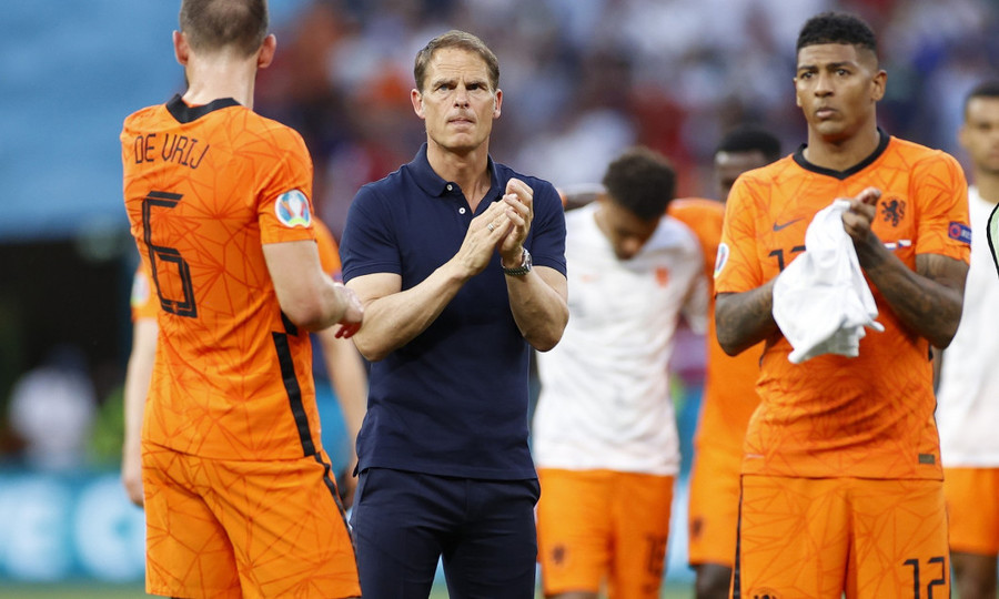 Eliminarea din ”optimile” EURO i-a pecetluit soarta. Frank de Boer a fost demis de la naţionala Olandei