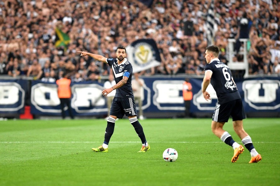 Moment regretabil petrecut în Ligue 2 din Franţa. Meciul a fost întrerupt 