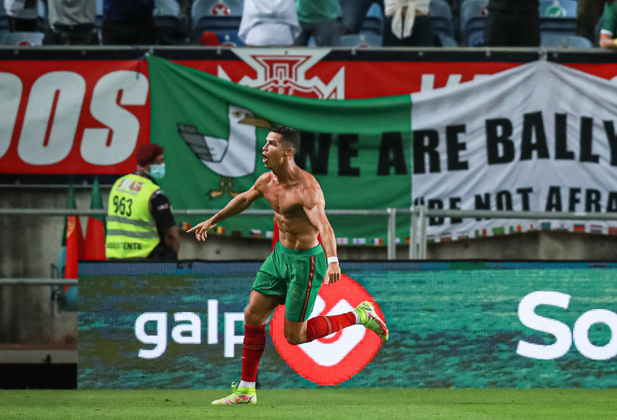 Cristiano Ronaldo a intrat în Cartea Recordurilor! Mesajul portughezului după ce a primit certificatul Guinness World Records