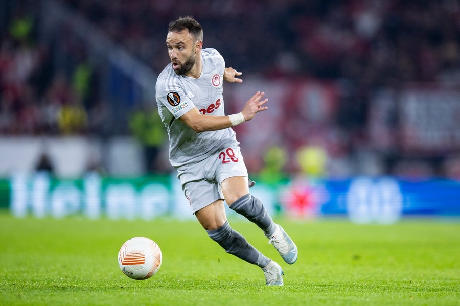 Valbuena, antrenat de un tehnician român. Omul care a fost dat afară de Becali îl primeşte în echipa sa pe fotbalistul care făcea senzaţie în atacul Franţei