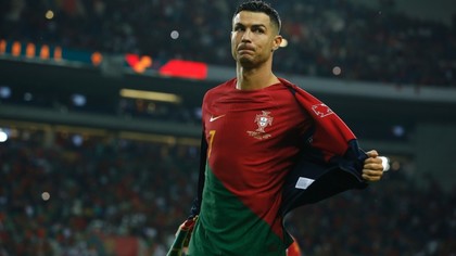 Nemaiîntâlnit în istoria fotbalului! Dublă pentru Cristiano Ronaldo în meciul cu Slovacia şi hattrick de recorduri