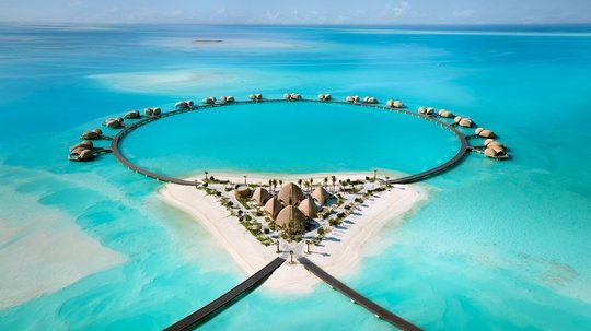 Cristiano Ronaldo şi Georgina şi-au cumpărat vile de lux pe o insulă privată izolată