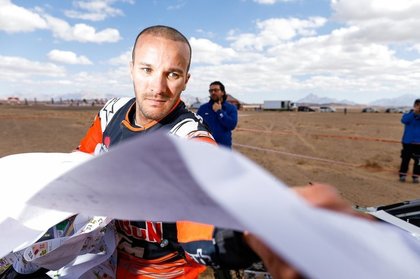 Britanicul Sam Sunderland, unul dintre favoriţii Raliului Dakar, a abandonat din cauza unor probleme la motocicletă