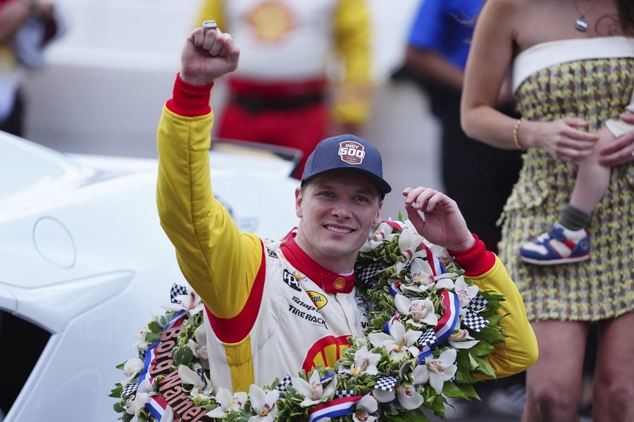 Americanul Josef Newgarden a câştigat cursa de 500 de mile de Indianapolis