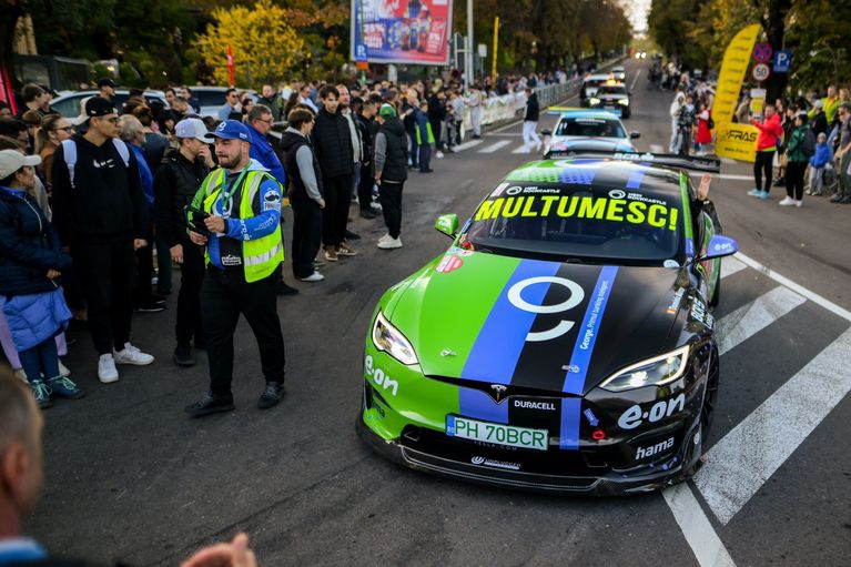 Inovaţie şi Viteză: Dominic Marcu şi Tesla Model S Plaid în Top 10 la Trofeul Poiana Braşov