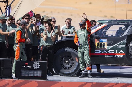 Nasser Al-Attiyah (Dacia) a câştigat etapa a treia la Abu Dhabi Desert Challenge