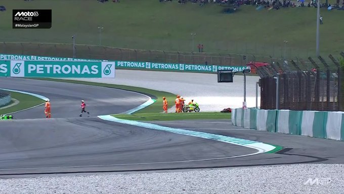 Accident teribil la cursa Moto3 de la Sepang. Doi piloţi au fost transportaţi la spital