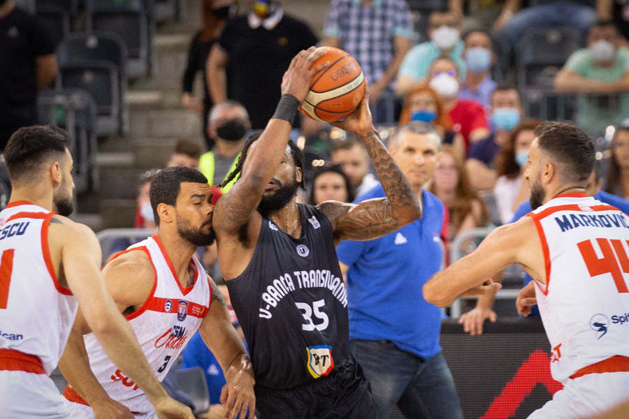 CSM Oradea - ”U” Cluj, de la ora 20.00, pe Looksport+. Finala Ligii Naţionale de baschet a ajuns la meciul 3