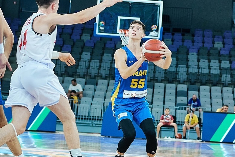 România s-a calificat în semifinalele europeanului U20, divizia B, după un succes zdrobitor în faţa Ungariei