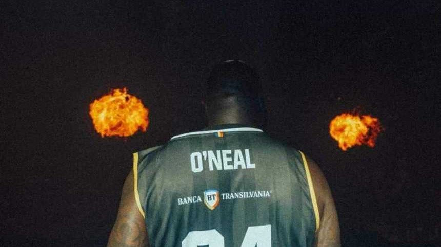 Shaquille O'Neal a mixat la Electric Castle