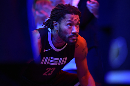 Derrick Rose s-a retras