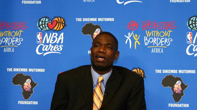 //i0.1616.ro/media/581/3142/38217/21750043/1/mutombo.jpg