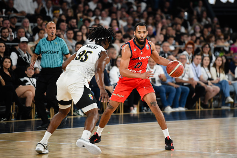 Baschet masculin | CSM Oradea, FC Argeş şi CSM Constanţa au debutat în grupele FIBA Eurocup
