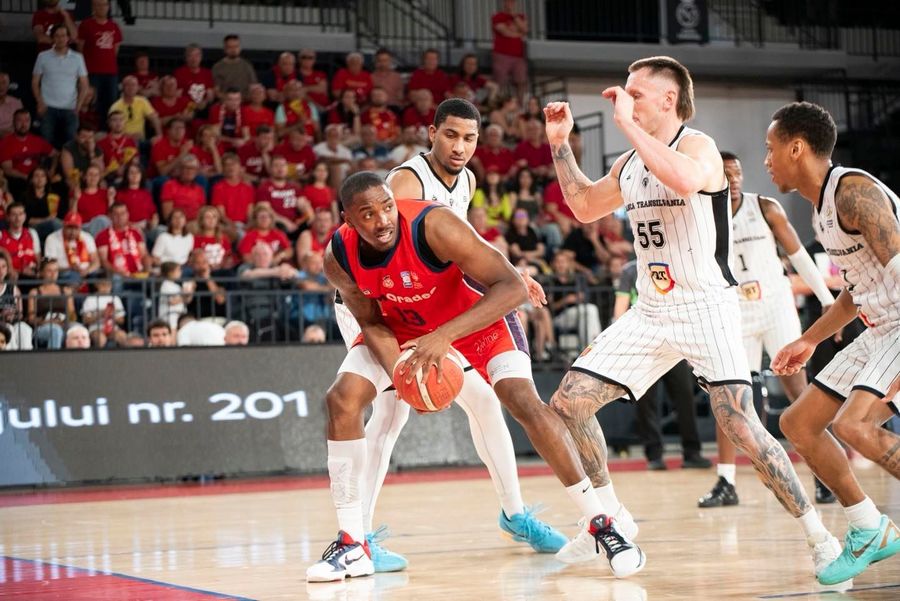 VIDEO | UBT Cluj - CSM Oradea 74-72. Titlul merge pentru a şasea oară consecutiv în oraşul de pe Someş