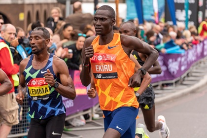 Câştigător la maratonul de la Milano în 2021, kenyanul Titus Ekiru suspendat zece ani