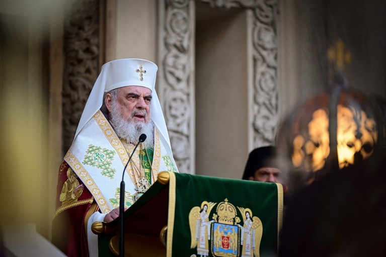 Patriarhul Daniel a reacţionat după moartea lui Mircea Lucescu. ”Un antrenor performant şi un creştin evlavios şi darnic”