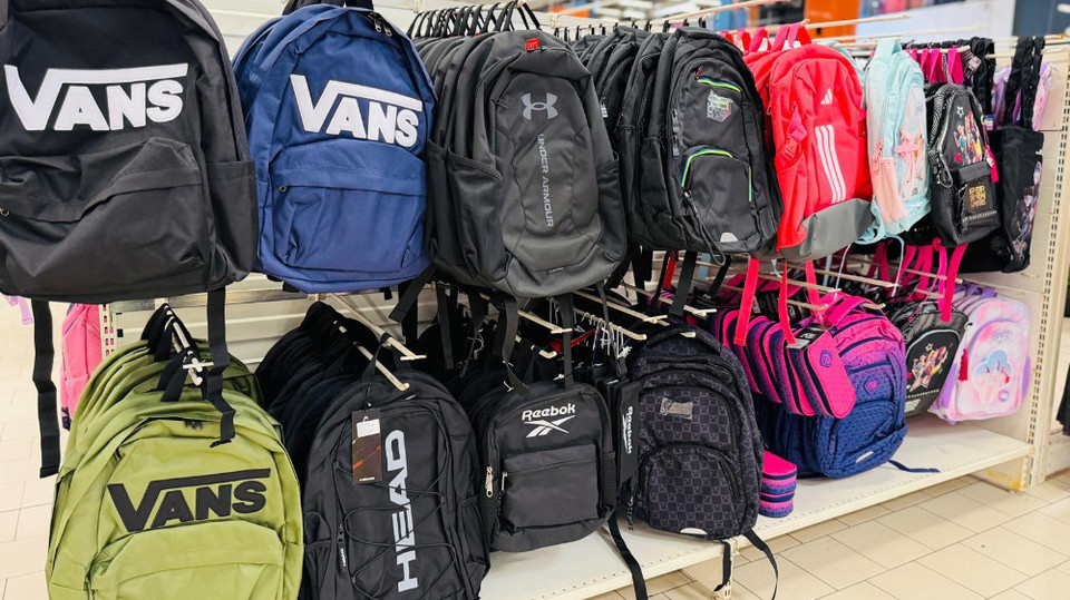 //i0.1616.ro/media/581/3142/38224/22641365/7/auchan-back-to-school-8.jpg