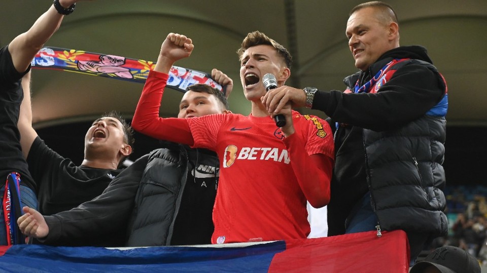 //i0.1616.ro/media/581/3142/38227/20922938/1/fcsb-rapid-bucuresti-superliga-superbet-6-11-2022-2.jpg