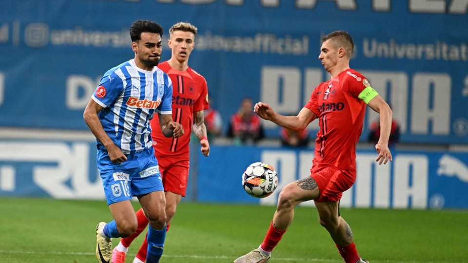 //i0.1616.ro/media/581/3142/38227/22005472/1/universitatea-craiova-fcsb-play-off-superliga-superbet-13-04-2025-3.jpg