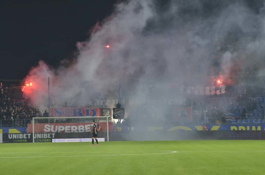 VIDEO | Galeria FCSB-ului nu a mai suportat şi a răbufnit, după umilinţa trăită la Clinceni! Ce au scandat fanii campioanei României după un nou eşec al favoriţilor