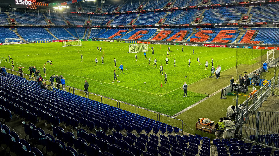 //i0.1616.ro/media/581/3142/38227/22227423/2/antrenament-oficial-fcsb-meci-fc-basel-uefa-europa-league-05-11-2025.jpg