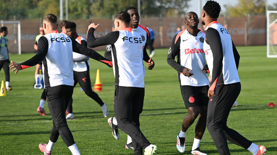 //i0.1616.ro/media/581/3142/38227/22255205/1/antrenament-oficial-fcsb-meci-bologna-fc-uefa-europa-league-22-10-2025-1.jpg