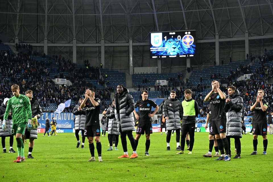 //i0.1616.ro/media/581/3142/38227/22350911/1/universitatea-craiova-fcsb-superliga-superbet-15-02-2026-3.jpg