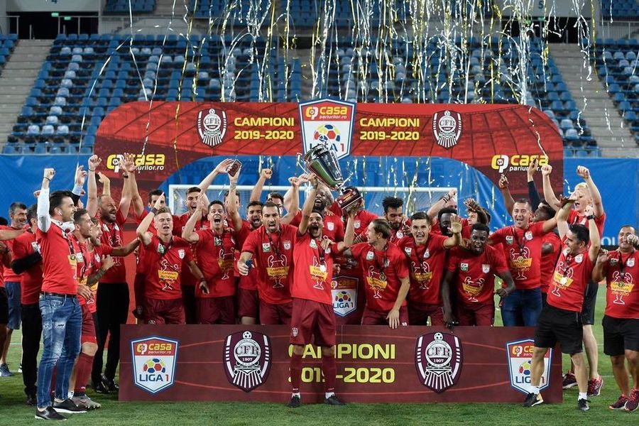 Campionul României a rămas pe drumuri. A plecat de la CFR şi se antrenează pe unde poate 