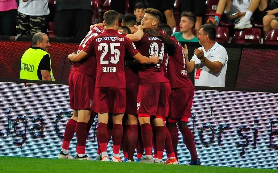 Petrescu renunţă la un om din defensivă. CFR a trimis un jucător la o rivală din campionat