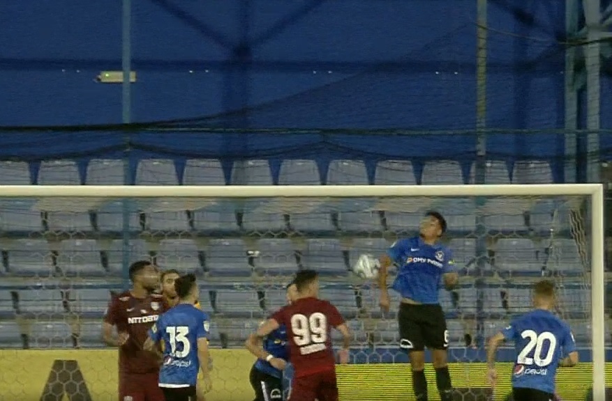 VIDEO | Petrescu va răbufni la final. CFR a cerut două penalty-uri în două minute, dar arbitrul nu a dat nimic