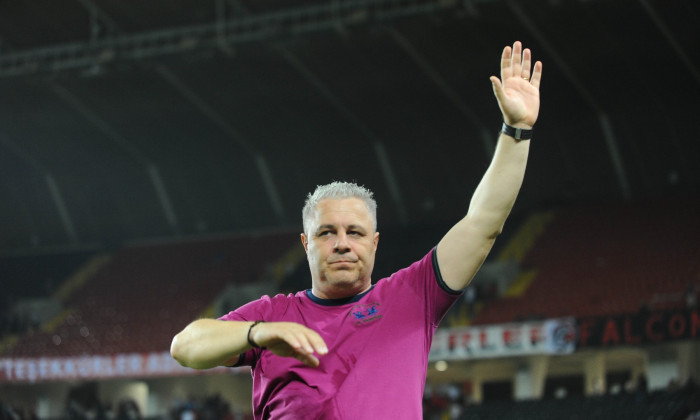 Un fost oficial de la CFR îl vede pe Marius Şumudică soluţia ideală, pentru campioană. "Da, se potriveşte, pentru că acum e o cultură diferită”