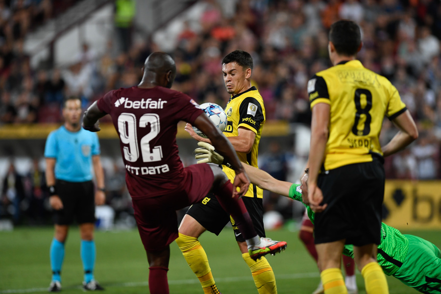 CFR Cluj n-a avut curaj în meciul cu Young Boys Berna. Miriuţă: "Am jucat 70 de minute concentraţi să facem faza de apărare bine" EXCLUSIV 